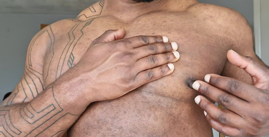 Amadeus: 胸のバウンスや乳首遊びが大好きな人。