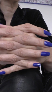 Mes longs ongles bleus te rendent faible, JOI, Lady Victoria Valente