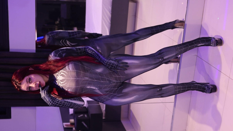 FlirtynDirty: Spidergirl saje Goa