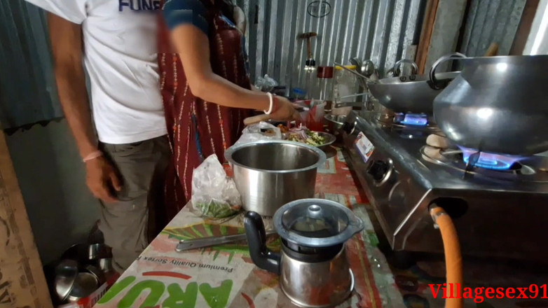 Villagesex91: Dimasak dengan ngentot di dapur sama survent