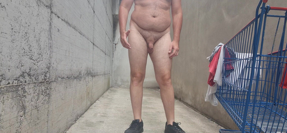 Mirko2589: Naked Inside a Supermarket Parking Lot