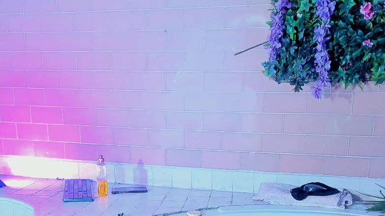 Miss ivy studio: Masáž a masturbace s olejem
