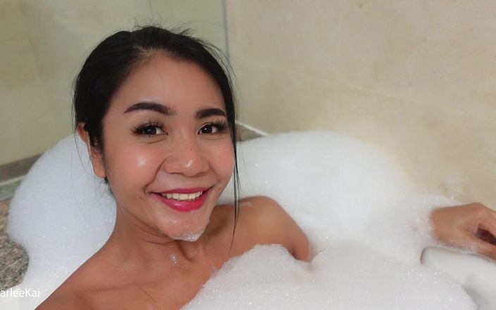 Marlee Kai: सेक्सी थाई स्नान का समय
