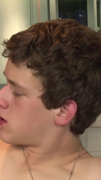 Băieții din Jung vor să se distreze - Homosexual