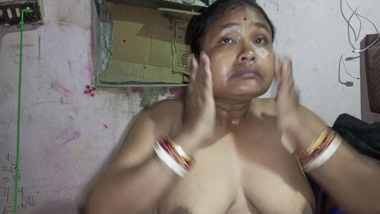 Mridulmadhu: 丈夫妻子完整的德希性感视频