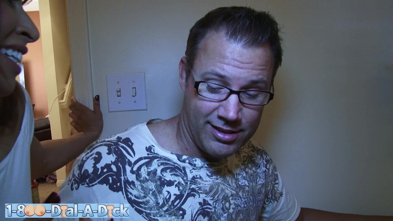 Inn Of Sin: 거유 밀프 데본 마이클스 부티 콜