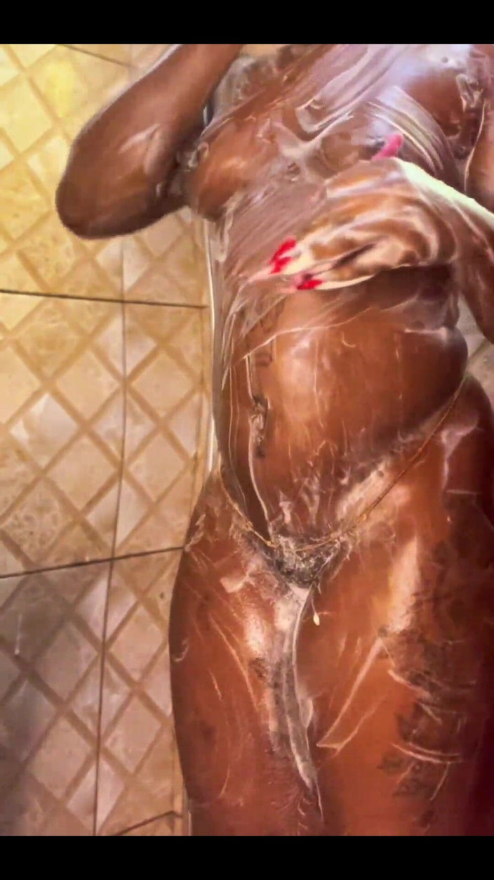 Anita wet pussy: The Golden Shower
