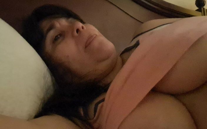 Mommy big hairy pussy: Mereka meniduriku sangat awal dalam keheningan