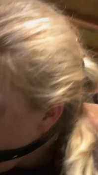 Sexy blondýnka miluje svázané a použité