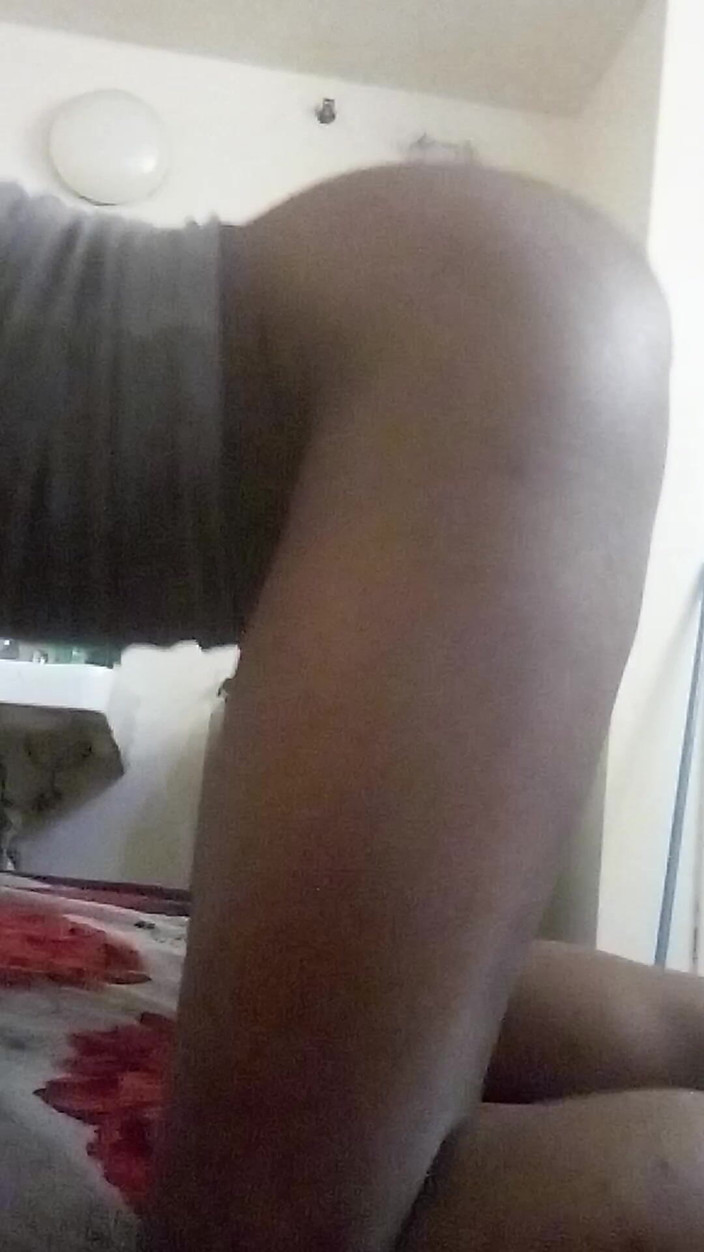 SweetDWillie456: Götümü ye baba seksi femboy götü göt yanaklarını açıyor