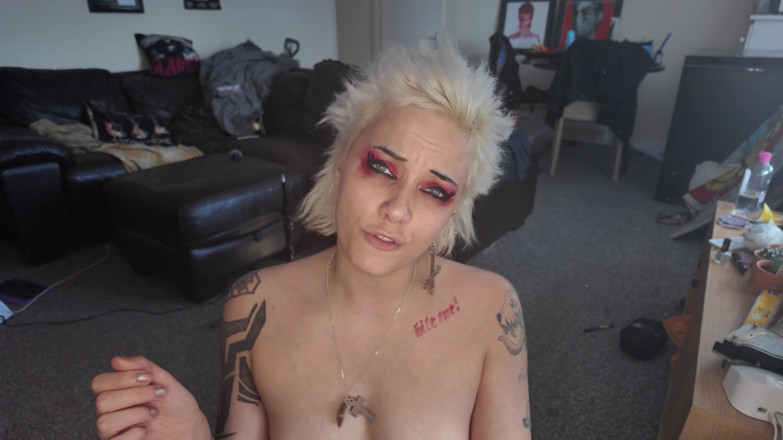 Glitterqueen1999: ลูกเลี้ยงสาวหลอกให้คุณนอกใจ / homewrecker