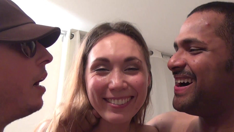 Paris Jango: Russische puppe 22 jahre alt mit kleinen brüsten liebt es, gangbang...