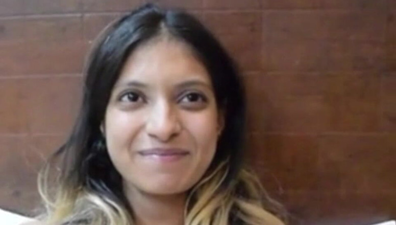 YourDickSucker: Gorąca indyjska dziewczyna czuje się napalona