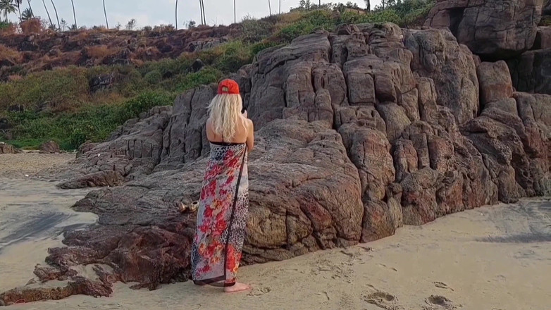 Selena701: Güzel Sarışın Olgun Eş Gününün Tadını Çıkarıyor