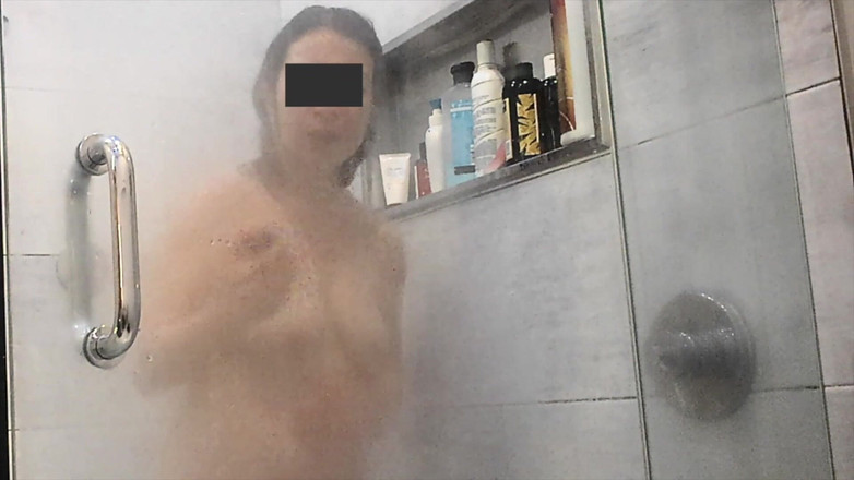 Erin and Andy: Epicki azjatyckie dojrzałe długie sutki - POV Real Pee Moment + Wet...