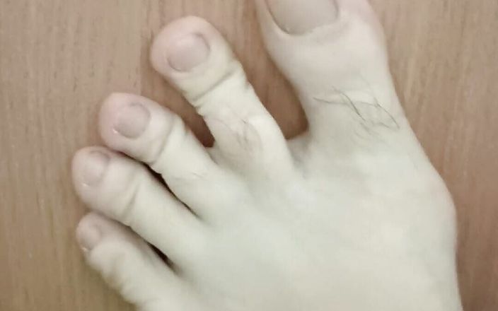 BW_Dolphin: Harige tenen! Natuurlijke teennagels, prachtige zolen.