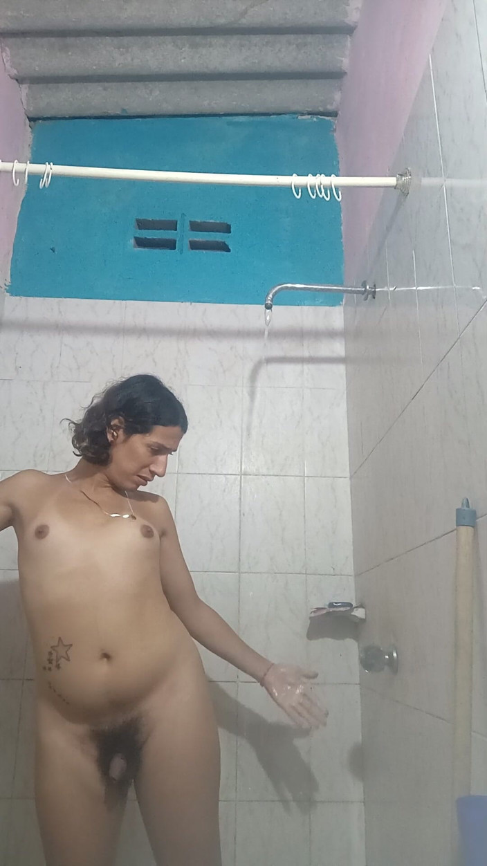 Femboy from Colombia: Detik Ini Bersendirian Di Bilik Mandi Kita Untuk Dinikmati