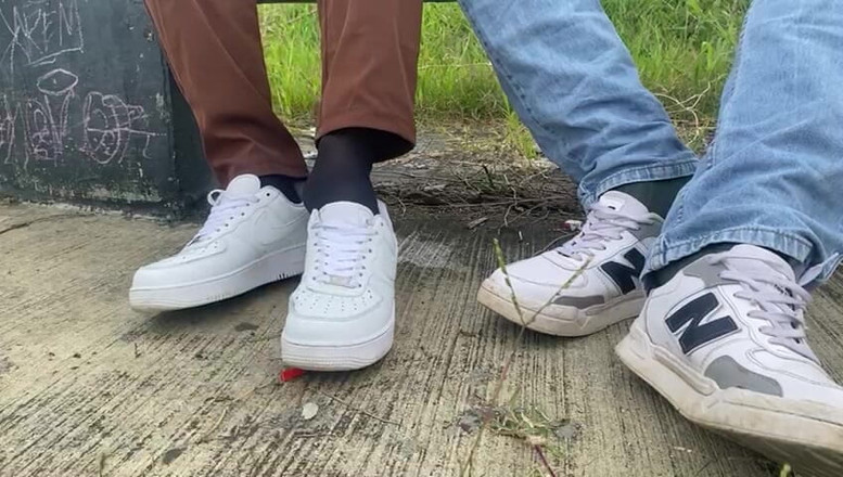 Mr Feet Colombia: Am plecat din birou și am stat într-un parc pentru că ne...