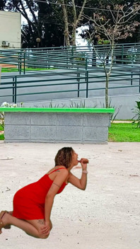 Para hantu di taman menikmati mendapatkan blowjob.