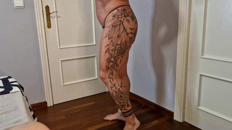 Danaxmuscles: Danaxmuscles Busts and Deepthroats a Big Cock White Bastard