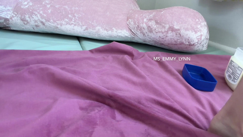 Ms_Emmy_Lynn: Solo: Pussy Massage Foreplay Then 2 Vibrators Make Me Cum