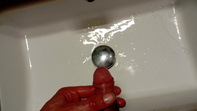 The Substance: 与怪物鸡巴的热自慰特写！