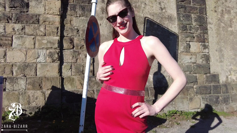 Zara Bizarr: Outdoor pissing on the street