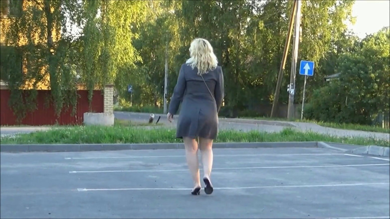 RedRoseRus: Giacca sul corpo nudo - In città senza mutandine