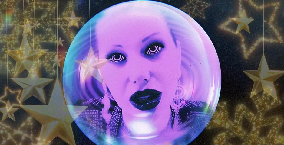 Time to Decorate the Christmas Tree! What a Strange Ball You Never Noticed Before!? (Goddess Misha Goldy)