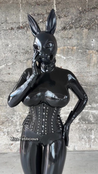 Heavy Rubber Bunny Girl