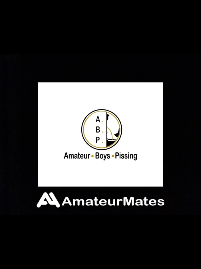 AmateurMates: Scopata Veloce E Rischiosa Senza Preservativo Nel Bagno Pubblico Della...