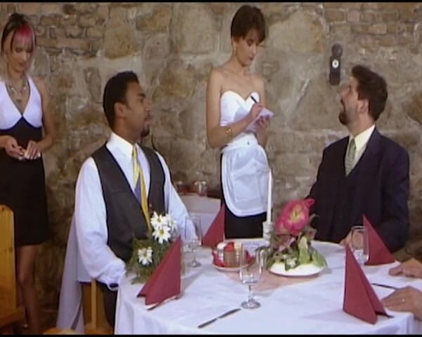 Deutsche XXX Filme: Putas alemãs fazendo orgia anal quente com alguns grandes dongs