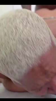 Ebenholz-bBW-MILF bekommt ihre hungrigen löcher von 2 bbcs gestopft