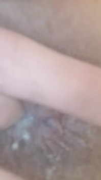 สาวมือสมัครเล่นเอานิ้วแย่หี