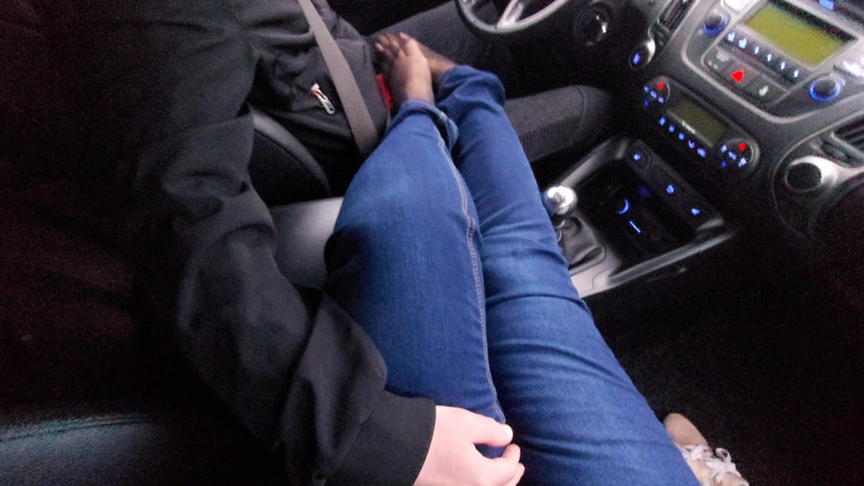 Step Mommy: Amateur MILF in Jeans and Nylon Socks Gives a Taxi...