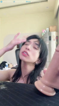 Asiática Femboy garganta profunda
