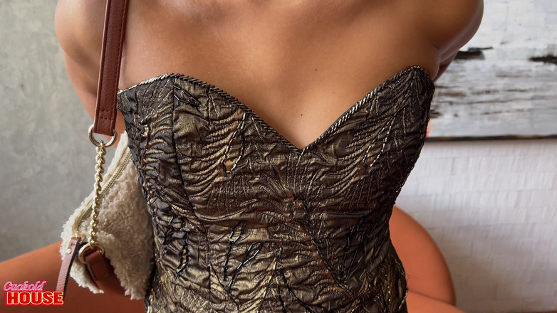 CuckoldHouse: 20 Yaşındaki Bu Kız Sekse Bayılıyor! Ve Aldatılan Erkek Arkadaşı...