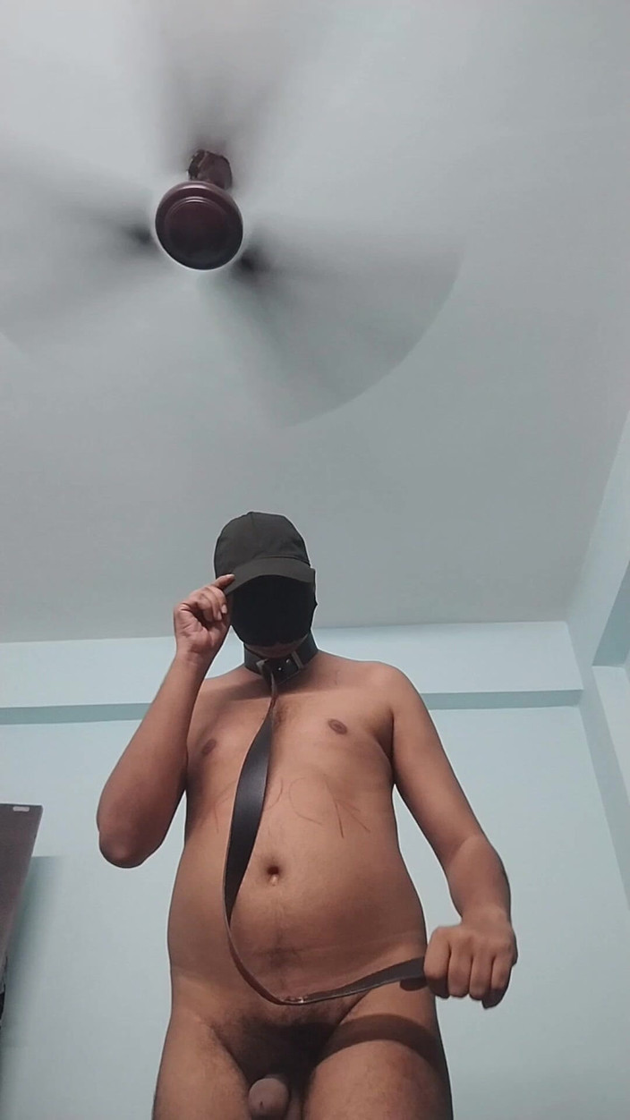 Ronit: Chico universitario gay indio necesita maestro