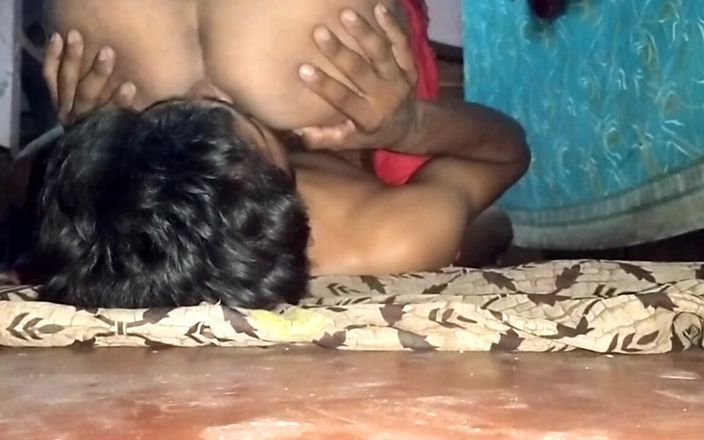 Poojarani125: Cô gái Deshi lần đầu tiên làm tình mạnh bạo