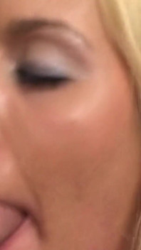 자지를 통통하게 삼키는 딥쓰롯 걸레