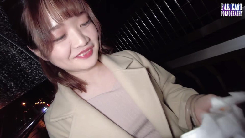 Far East pornography: Prezerwatywa-gulp Wędruj jako śmiała młoda piękność spuszcza każdą ciepłą kroplę na...