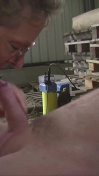 Duitse gilf/milf met grote borsten