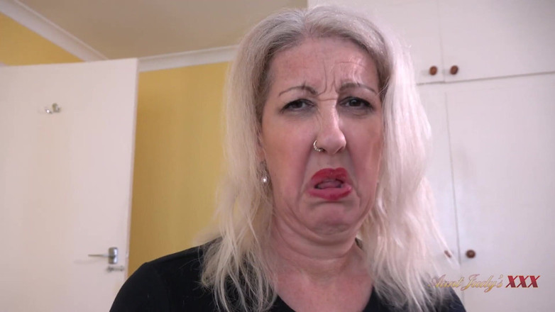 Aunt Judy's XXX: TanteJudysXXX - deine reife stiefmutter, frau maggie findet dein gestohlenes höschen (pov)