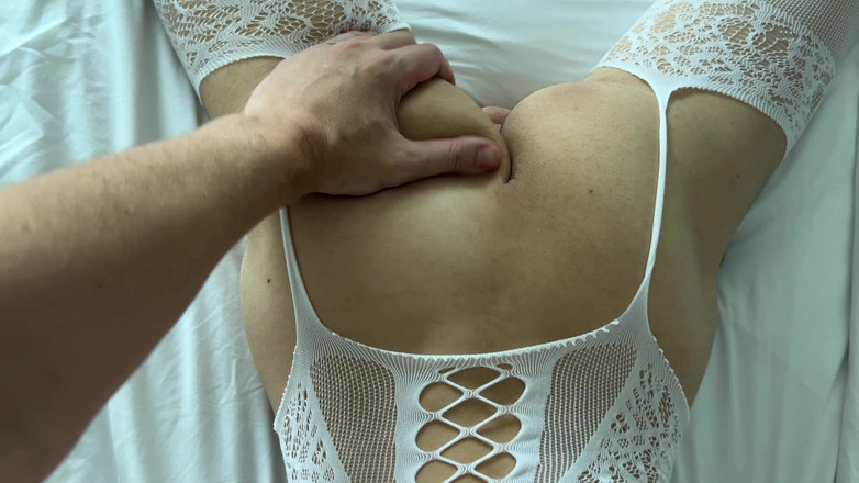 Sandro Jenner: Twink Mandi Dan Memanggil Ayah Tirinya Untuk Menidurinya