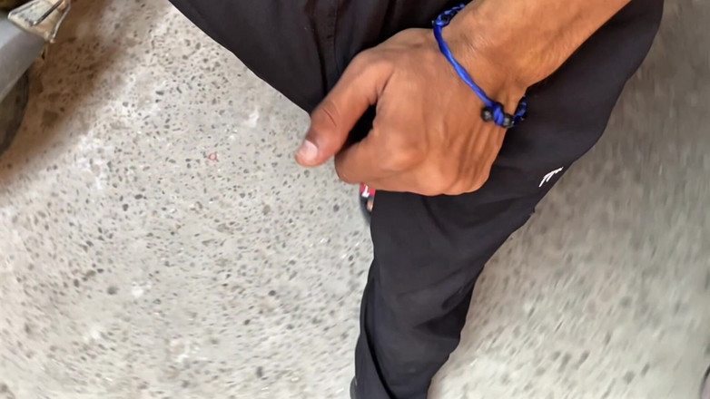 Shonai: Eu gostei de ver a bunda de Bhabhi no caminho...