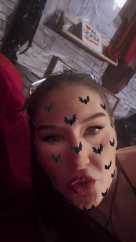 Fétiche, modèle dominatrice rouge