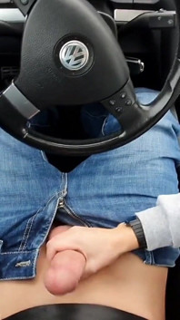 Sikişen üvey kız kardeş ben araba sürerken dölümü yutuyor - adrenalin rush