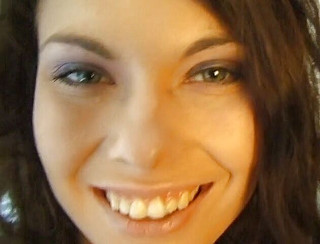 Flash Model Amateurs: Amatérská brunetka orálně potěší velkého čůráka na castingu