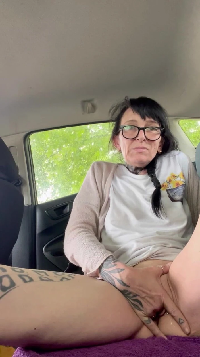 aewin11: Squirting in the Back of M Car