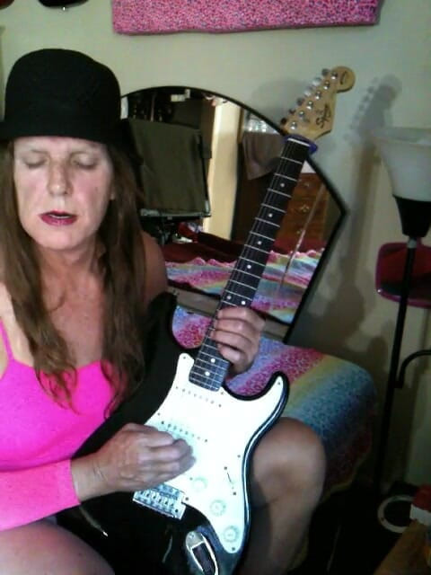 Lizzy Yum vintage and behind the scenes interviews: Lizzy Yum Vintaj dan Di Sebalik Tabir 32